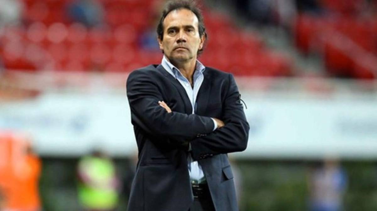 Mundialistas, interinatos y pruebas: Los 27 entrenadores que ha tenido Chivas en la era de Jorge Vergara