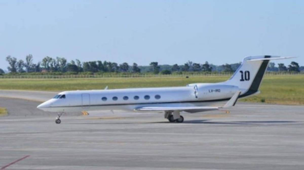 Nuevo auto y celular de oro: Los últimos lujos millonarios de Messi