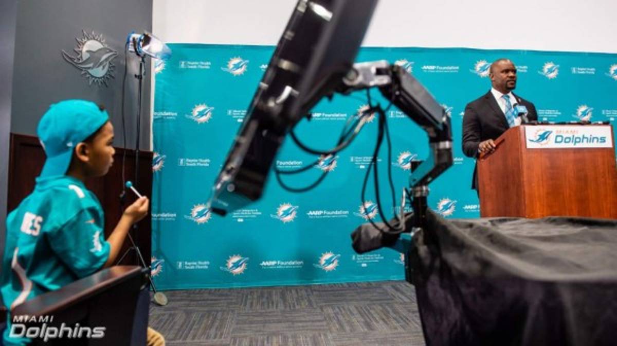 Fotos: Así fue presentado el hondureño Brian Flores como entrenador de Miami Dolphins