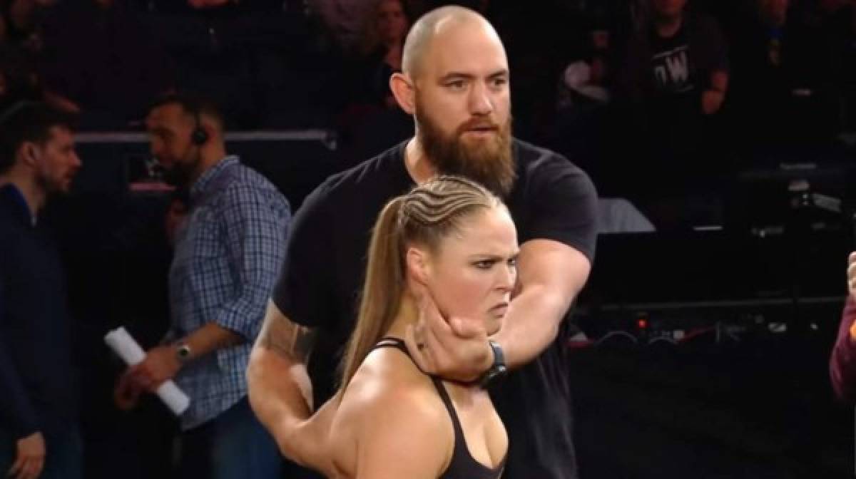 La nueva polémica de Ronda Rousey: Propina paliza a guardias de seguridad en WWE