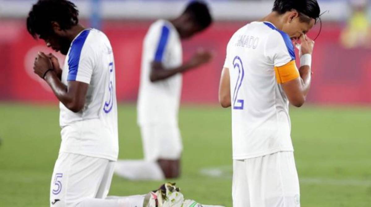 Denil Maldonado de rodillas y Jonathan Núñez incrédulo: la tristeza de la selección de Honduras tras caer humillada de Tokio 2021  