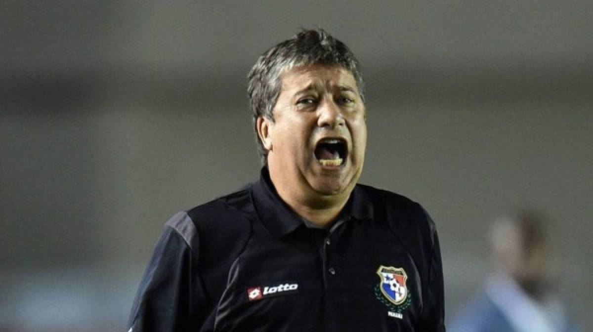 ¡'Bolillo' hace historia! El colombiano está en la lista de entrenadores que en más mundiales ha dirigido
