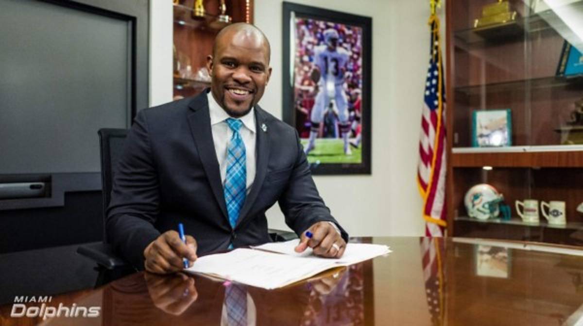 Fotos: Así fue presentado el hondureño Brian Flores como entrenador de Miami Dolphins