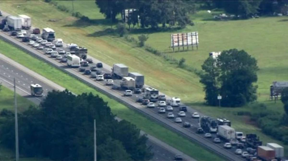 Éxodo masivo en la Florida por llegada del huracán Irma