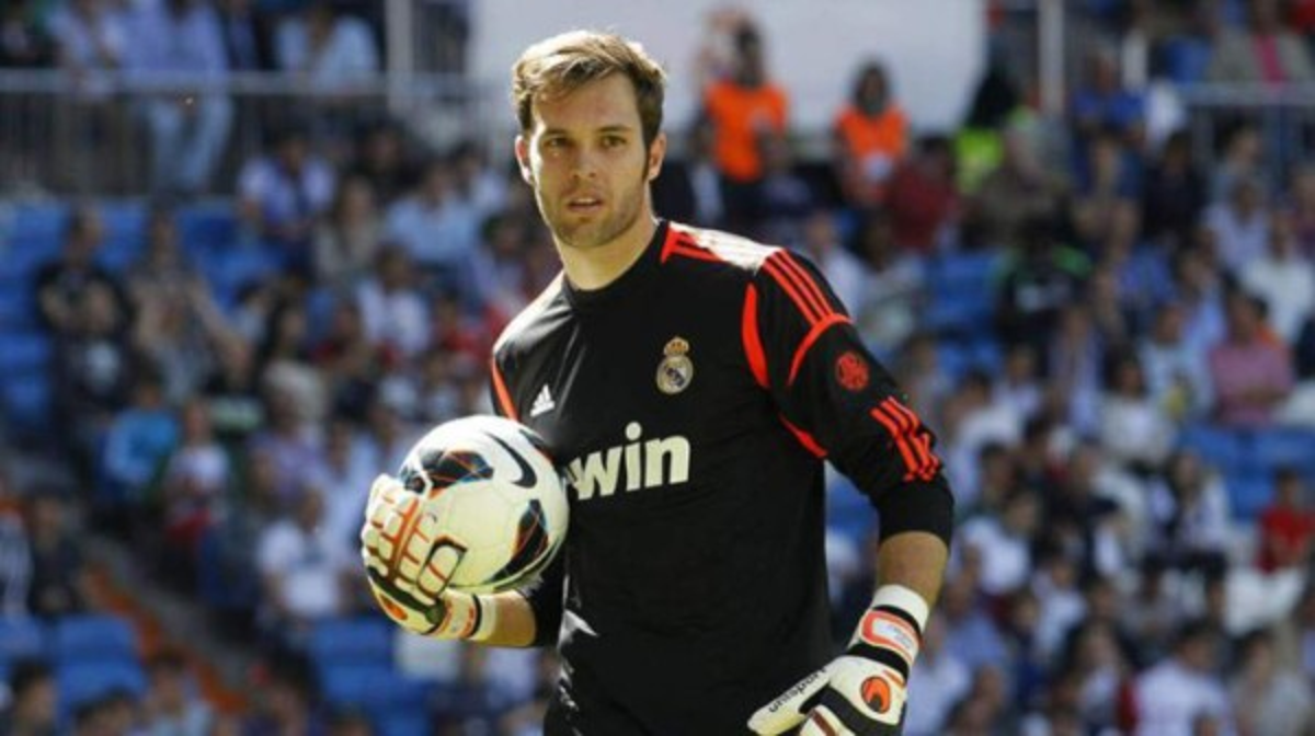 MERCADO: Real Madrid oficializa baja y Bryan Acosta es noticia en España