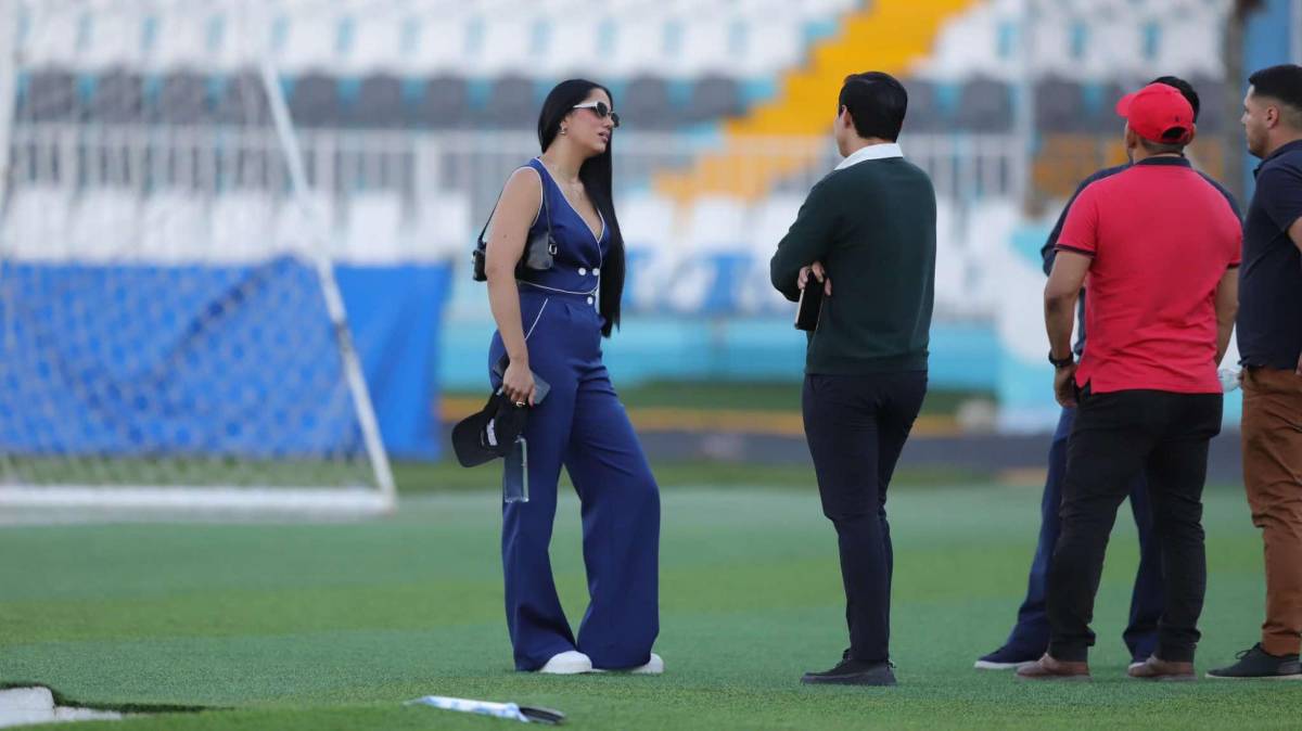A “oscuras” entrenó la Selección de Honduras, Palma calienta motores y la charla de Rueda con el portero titular
