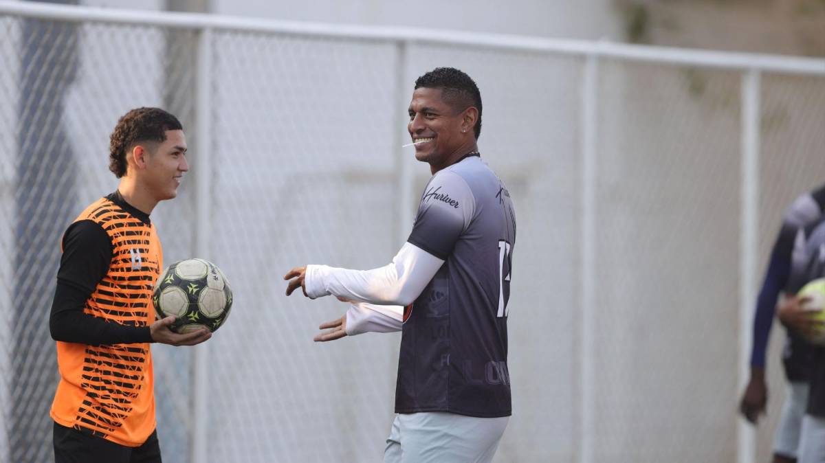 FOTOS: Carlo Costly se rehusa al retiro y así vive sus días como futbolista de Lone FC a sus 41 años de edad