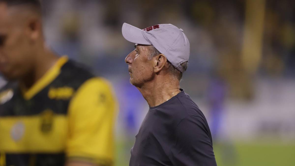 Piden la salida de Falero, el youtuber estadounidense que llegó al Olímpico y lo que pasó con hincha de Real España