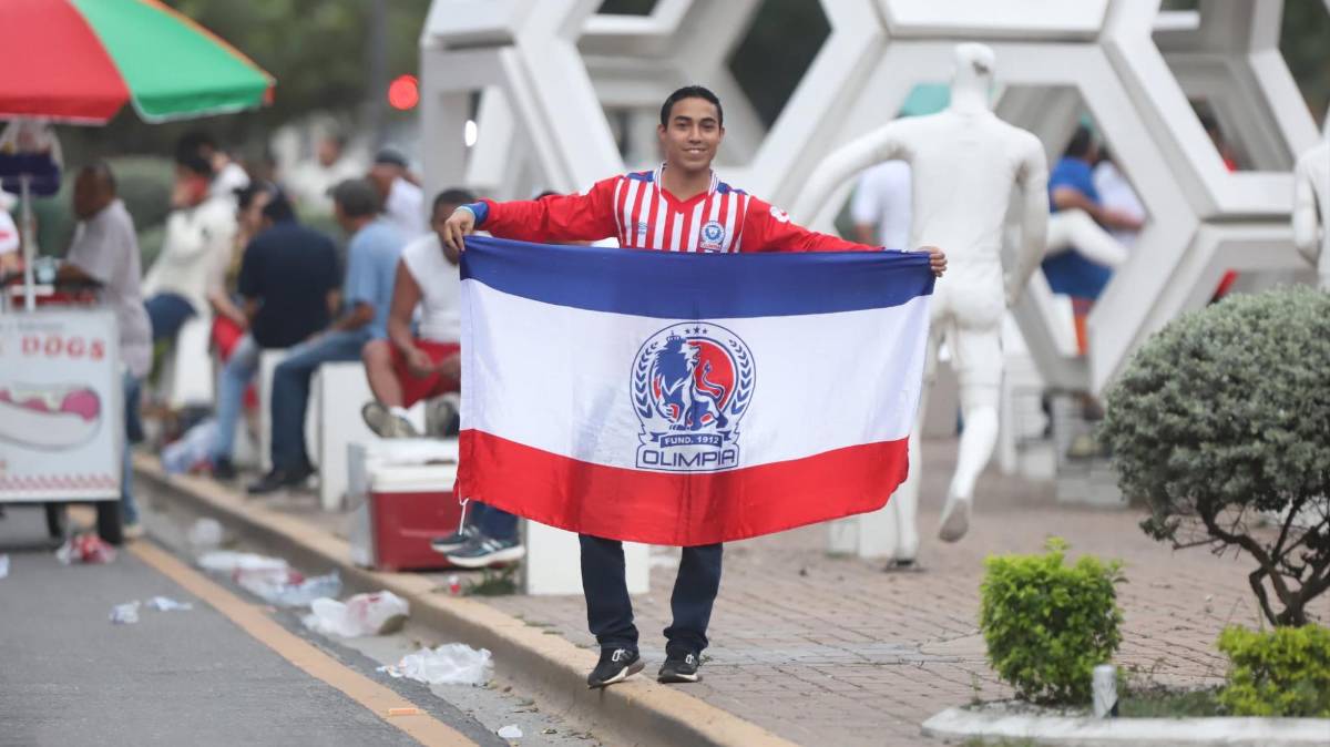 Olimpia presenta caras nuevas, el look llamativo en Real España y el gran ambiente previo al clásico en el Morazán