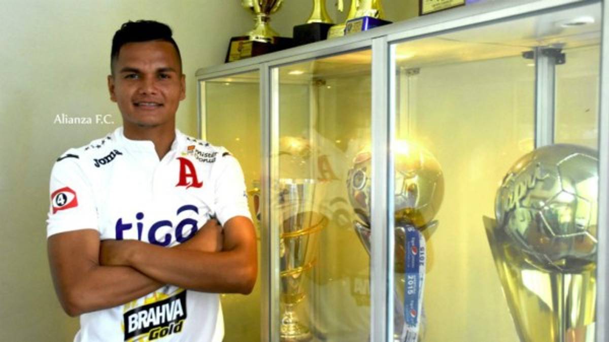 RUMORES Y FICHAJES: Un salvadoreño en el Dortmund; 'Fito' llegaría a Honduras y Lombardi es noticia