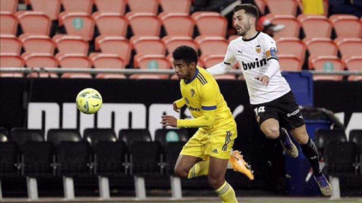 ¡Imágenes memorables! La chilena del Choco Lozano frente al Valencia y su eufórica celebración