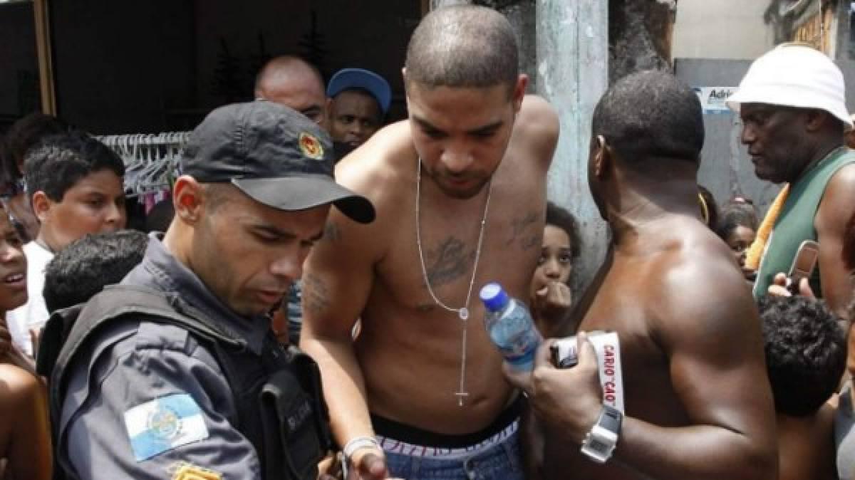Desgarradora carta de Adriano y revela por qué sigue viviendo en las favelas: “Bebo cada dos días y los otros días, también”