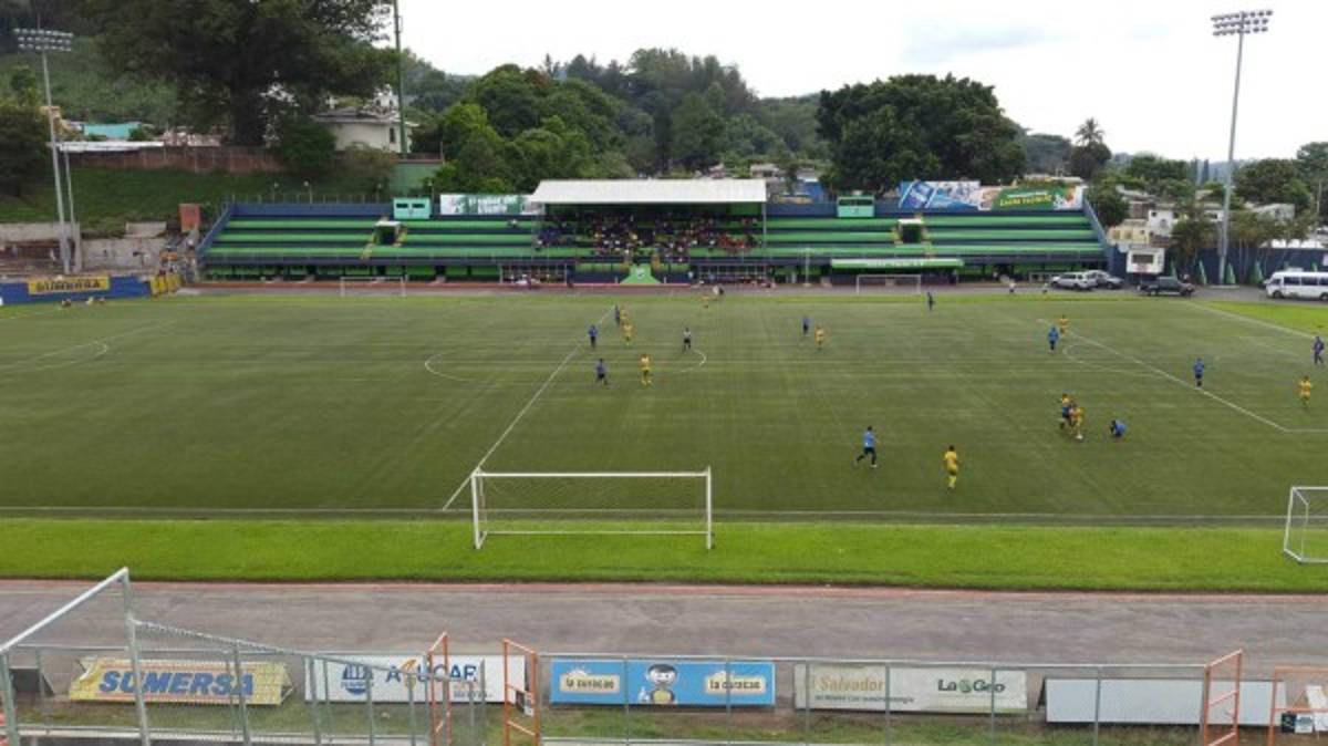 Afición mexicana se burla de los estadios en donde le tocará jugar a Chivas, Tigres y Tijuana