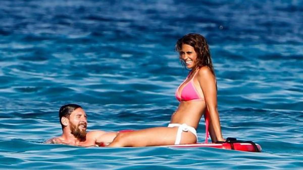 Las nuevas y explosivas imágenes de Antonella Rocuzzo en Ibiza