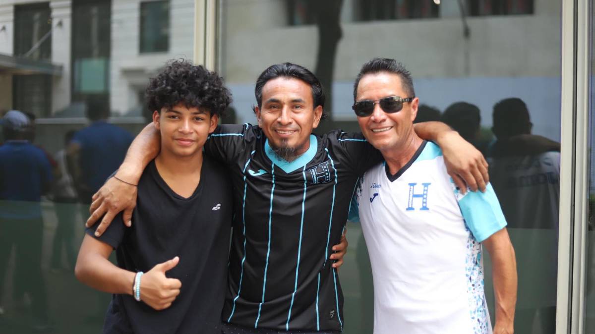 Bellas chicas y entusiasmo: aficionados de Honduras ponen a vibrar el NRG Stadium por la Copa Oro 2023