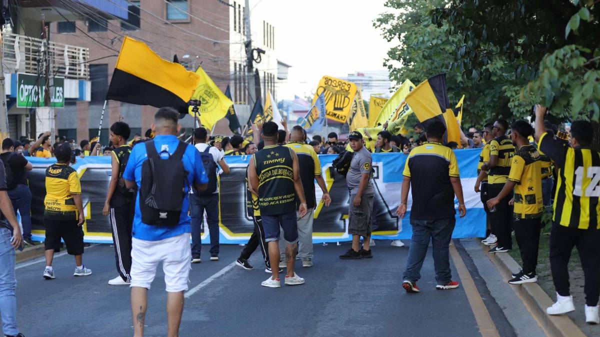 Muchas bellezas y gran ambiente en el estadio Morazán para el clásico entre Real España-Olimpia