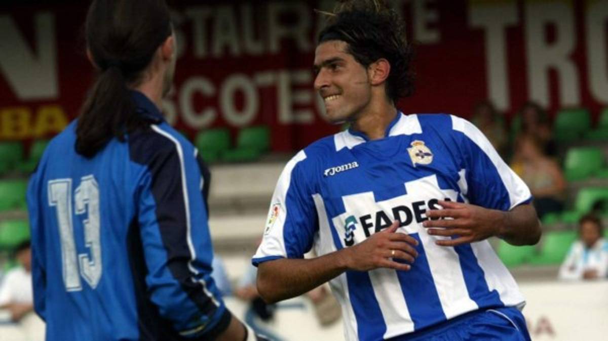 'El loco' Abreu impone récord Guinness tras vestir 26 camisetas distintas en su carrera