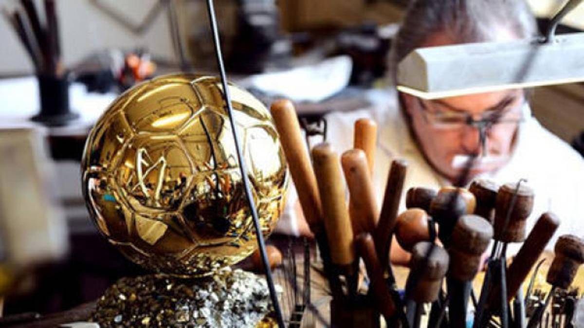 ¿Quién fabrica el Balón de Oro?