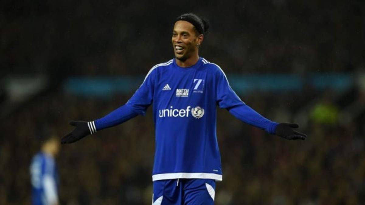 TOP: Grandes estrellas que el fútbol sacó de la pobreza