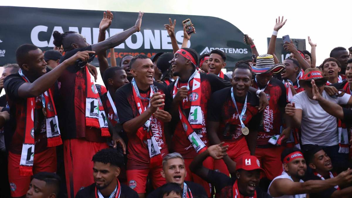 ¡Celebración y lágrimas! CD Choloma festeja por todo lo alto volver a la primera división de Honduras