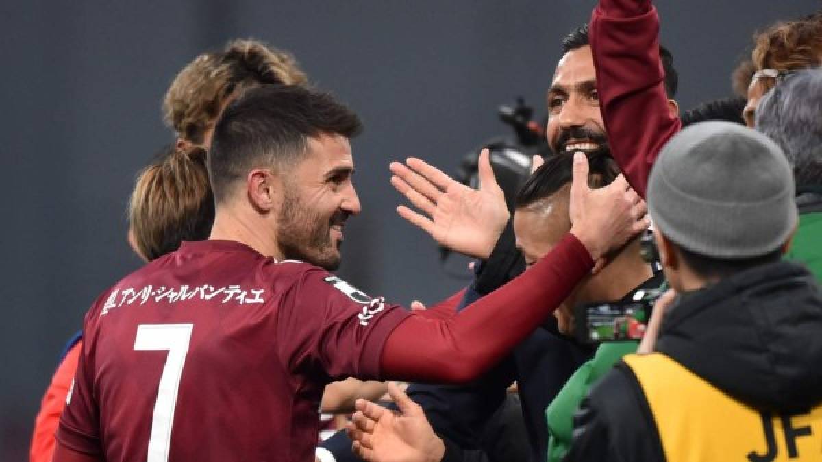 Emotiva despedida: David Villa se retira del fútbol siendo campeón en Japón y junto a Iniesta