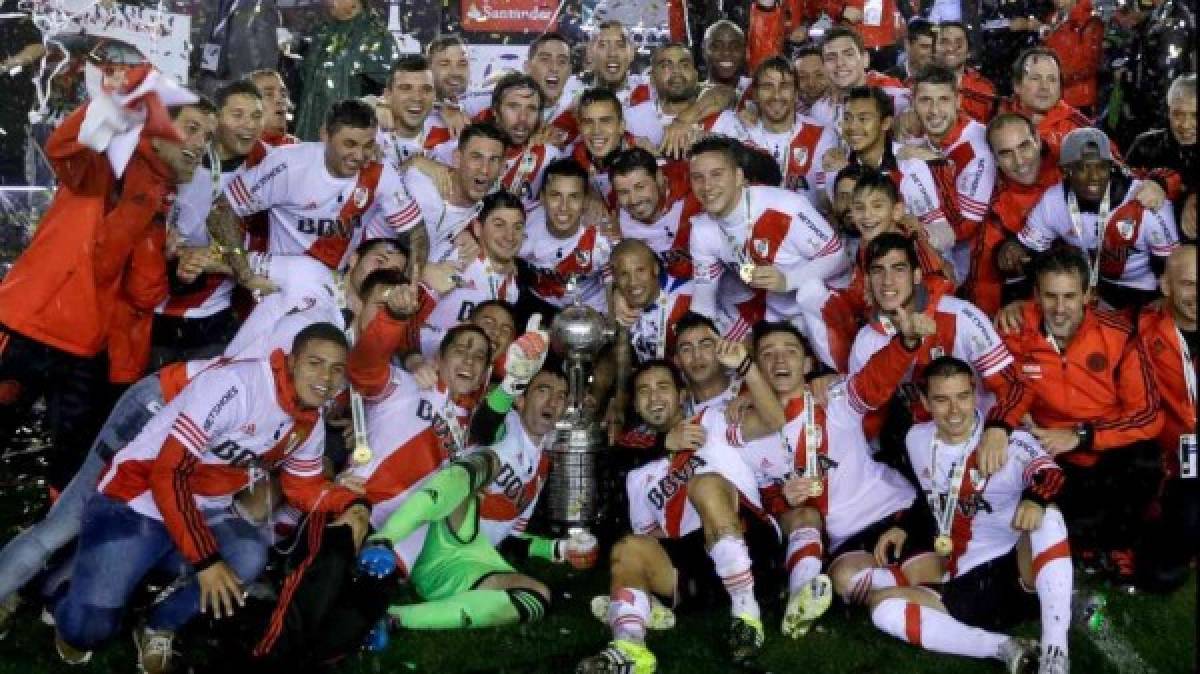 Polémica, gas y clasificación: La última vez que River y Boca se vieron las caras en Copa Libertadores