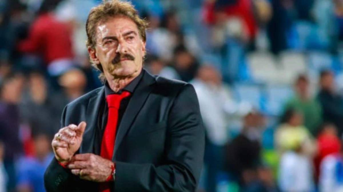 Fichajes: Gullit Peña es esperado como estrella en El Salvador; Lavolpe es candidato en el Herediano