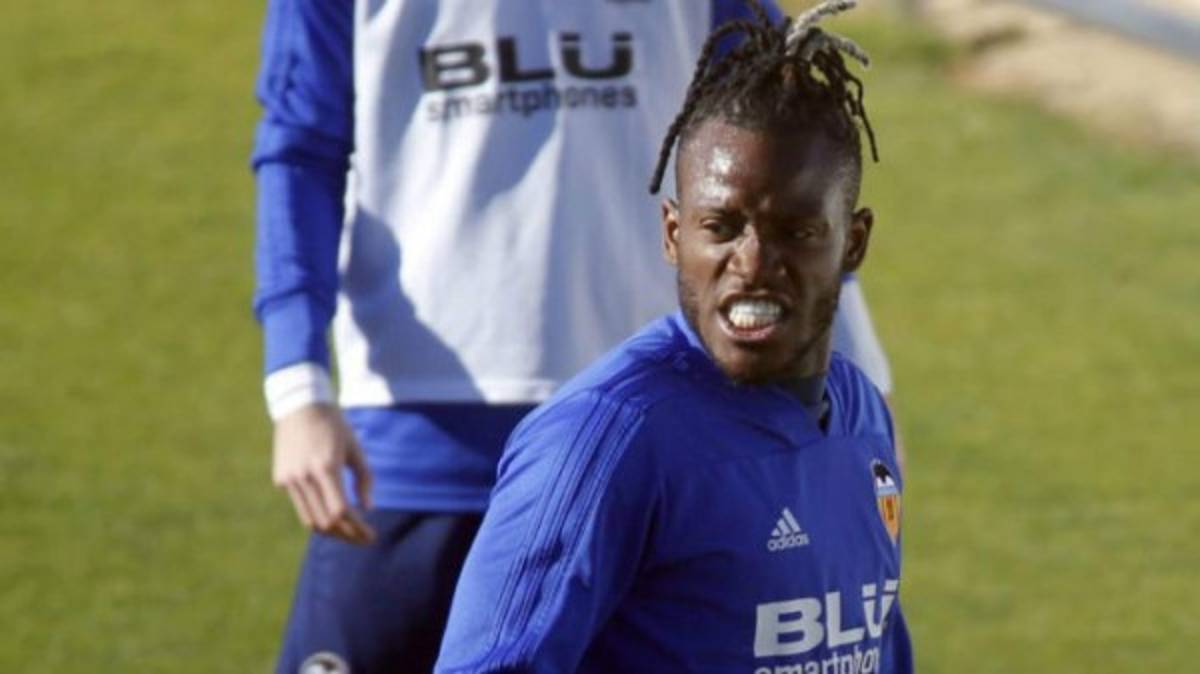 Mercado: Barça hace oficial una baja, Real Madrid va por un brasileño; Cesc y 'Gabigol” firman