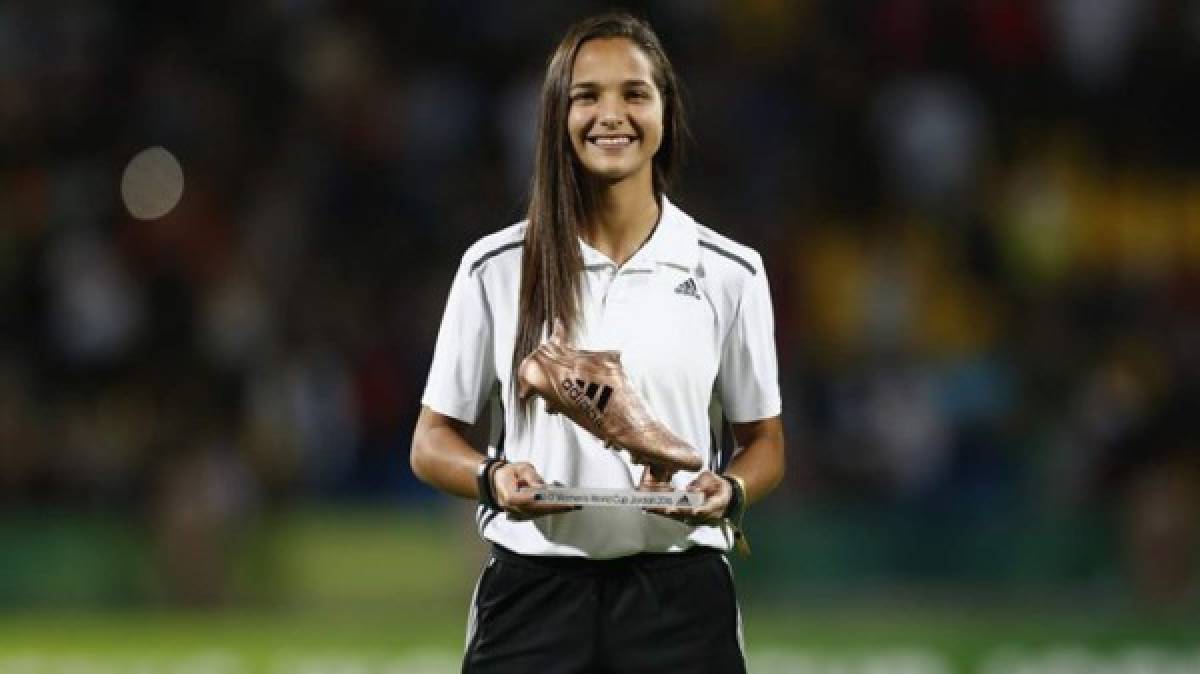 Deyna Castellanos, la futbolista venezolana hincha del Saprissa