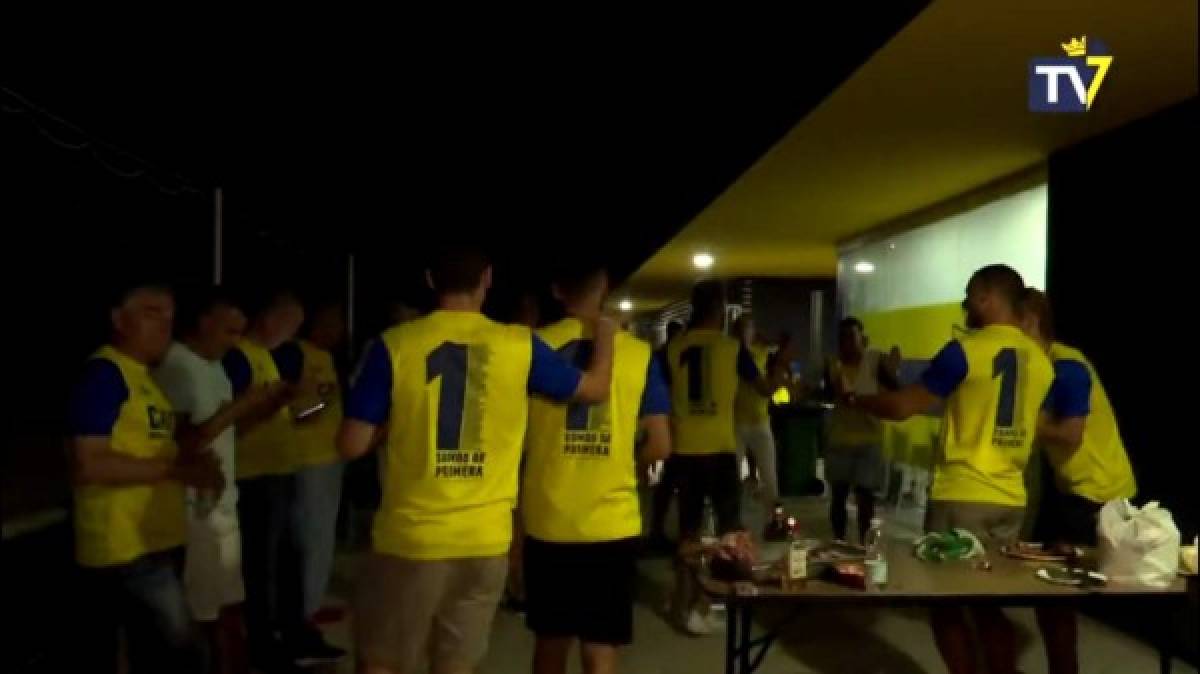 ¡A Primera oé! Las imágenes del eufórico festejo del Cádiz del Choco tras sellar el ascenso