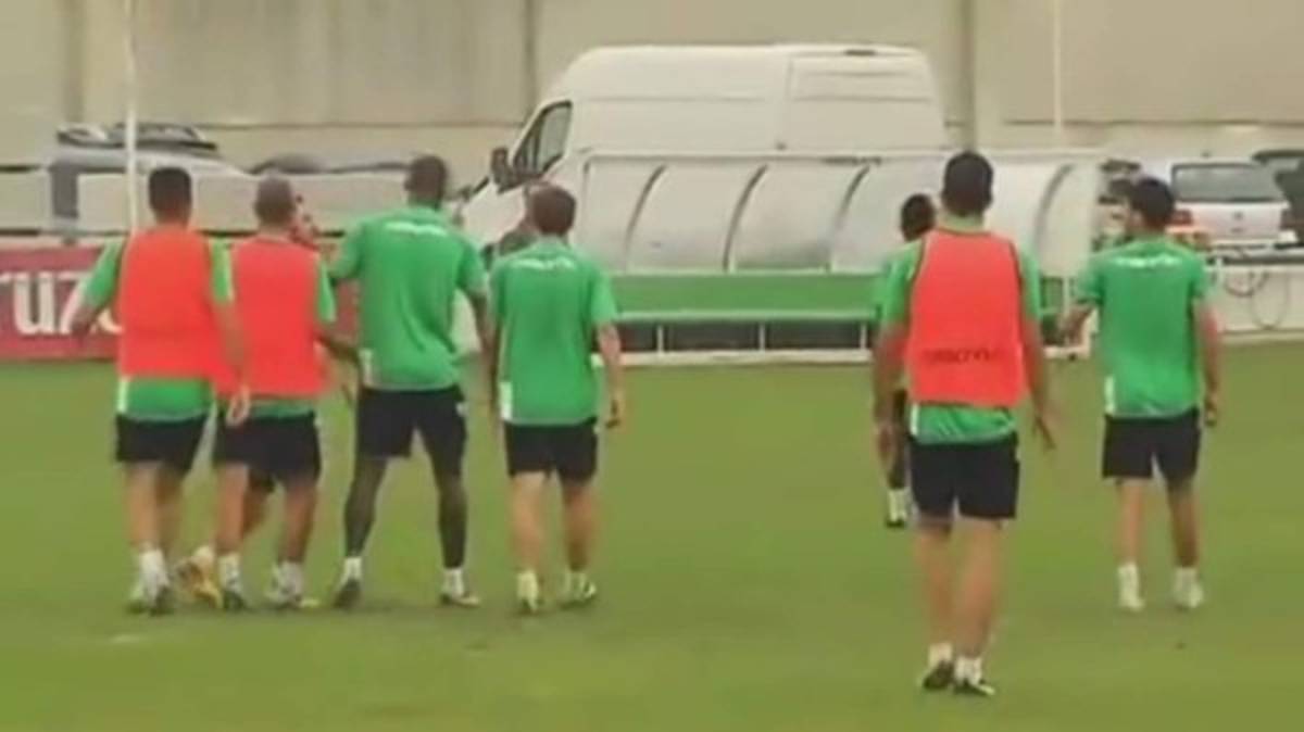 ¡INCREÍBLE! Los agarrones que se han dado los jugadores con sus propios compañeros