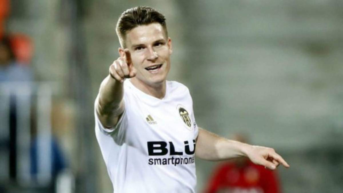 Con Messi: Los mejores futbolistas del mundo que siguen libres en el mercado de fichajes