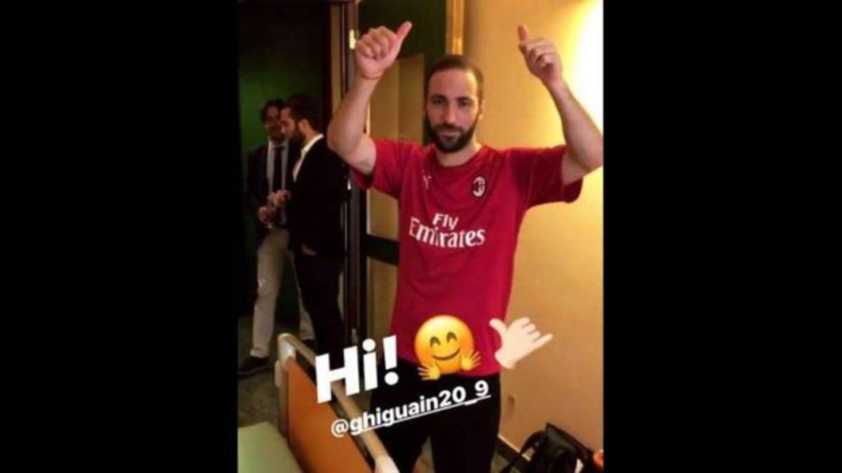 ¡No se salva! Higuaín y los divertidos memes tras su llegada al Milan