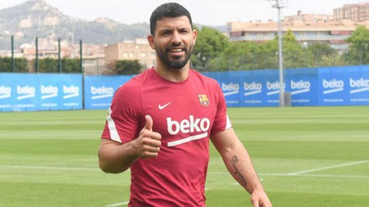 Mercado: Nueva oferta para Messi, giro radical en fichaje de Mbappé y la decisión del Kun Agüero
