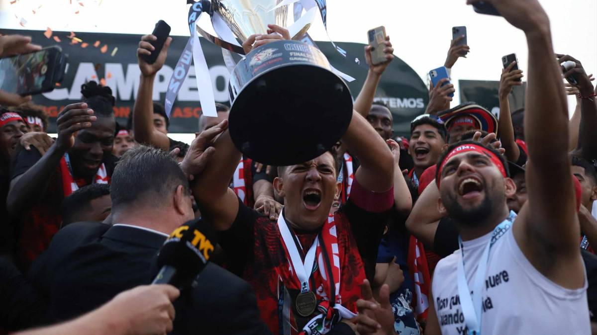 ¡Celebración y lágrimas! CD Choloma festeja por todo lo alto volver a la primera división de Honduras