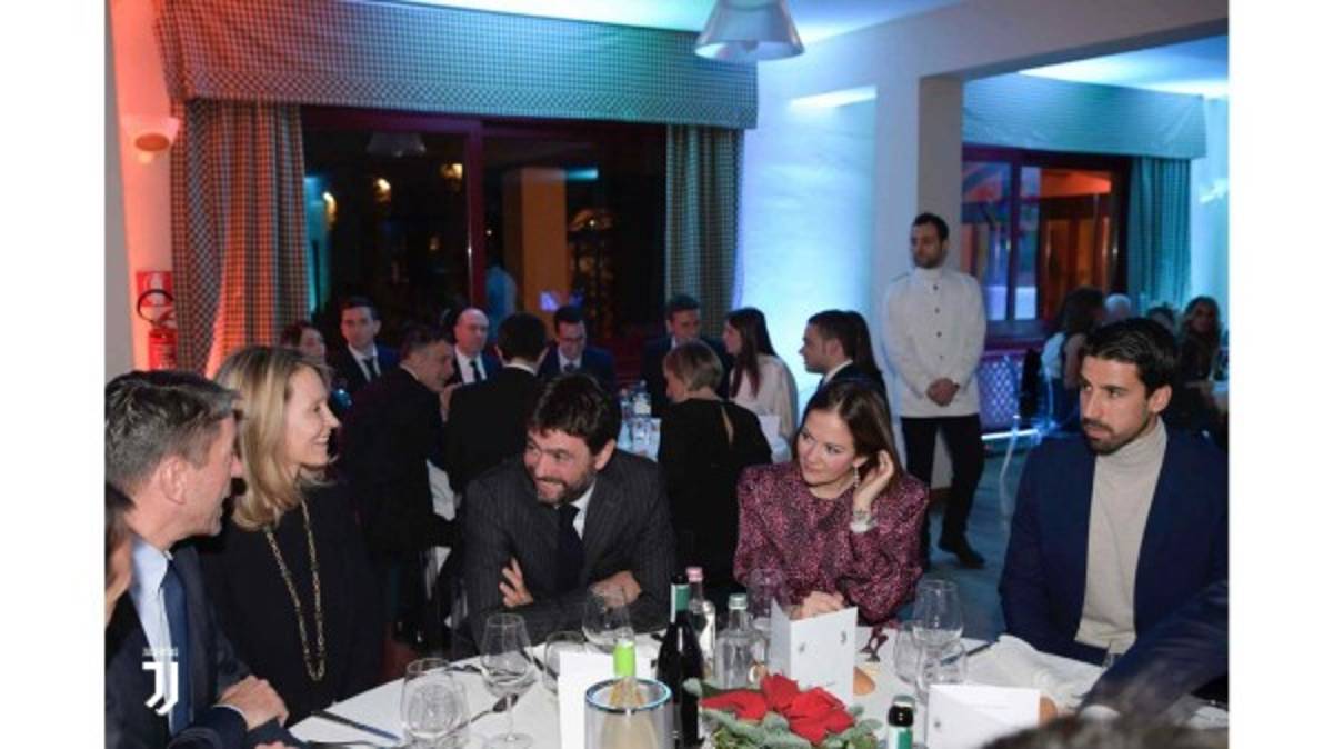 Todos en la mesa de Cristiano Ronaldo: Así fue la elegante cena de navidad de la Juventus