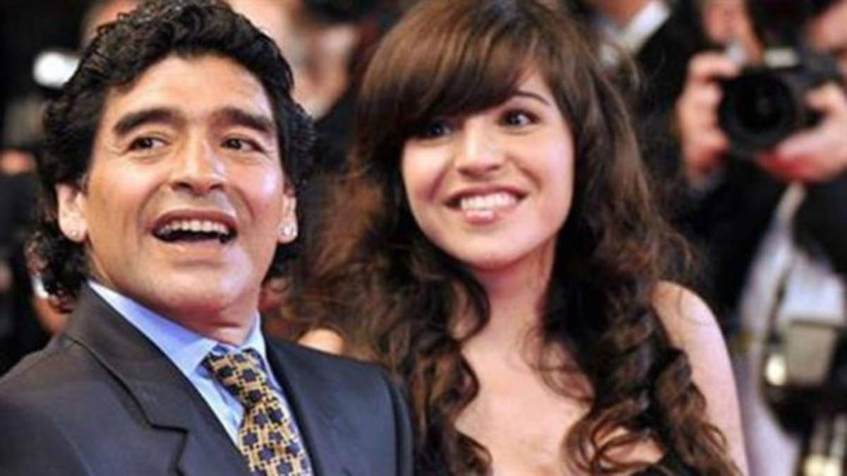 Fotos: Así de especial ha sido Maradona con sus hija Dalma y Gianinna