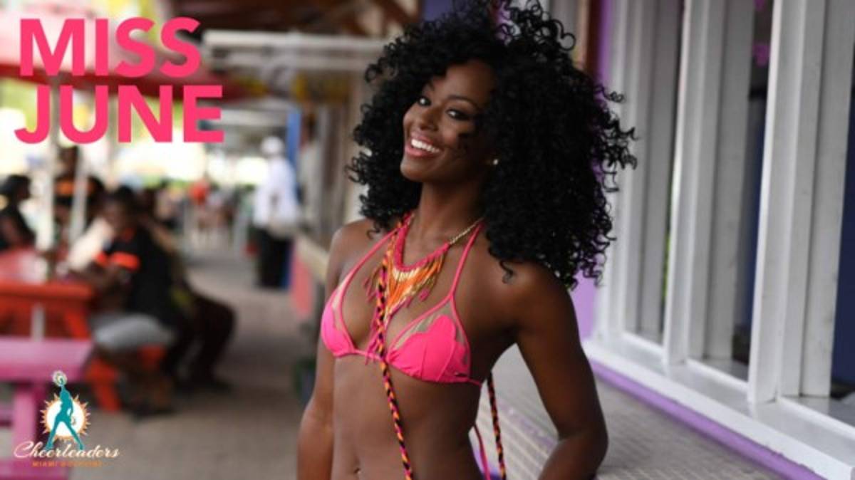 Cheerleaders de los Miami Dolphins presentan su calendario