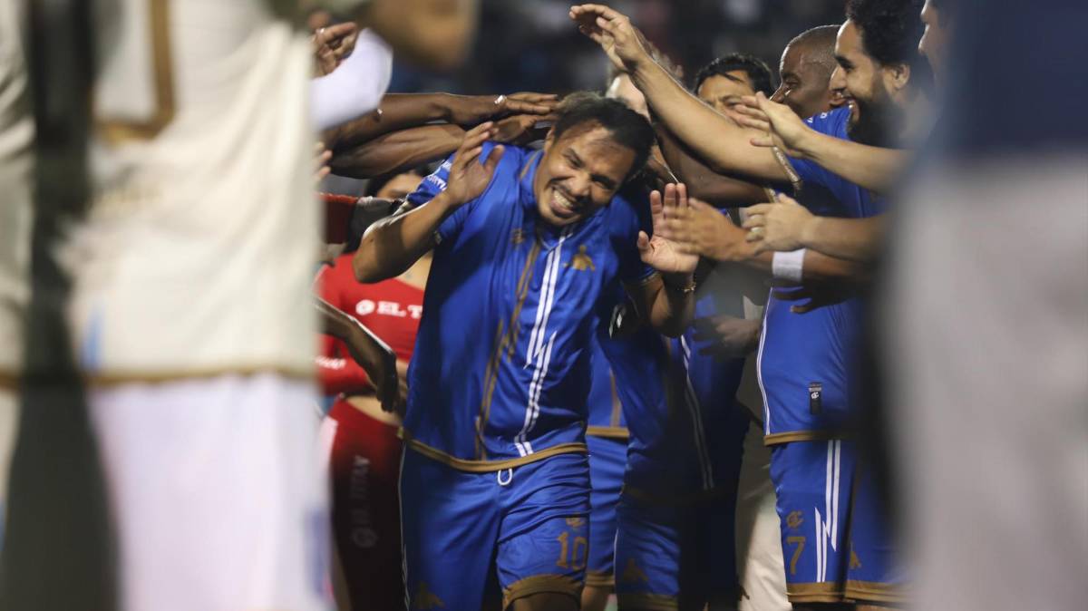 Rambo de León rompe en llanto en su partido de despedida: el triste adiós del ‘10’ y las postales que dejó su homenaje