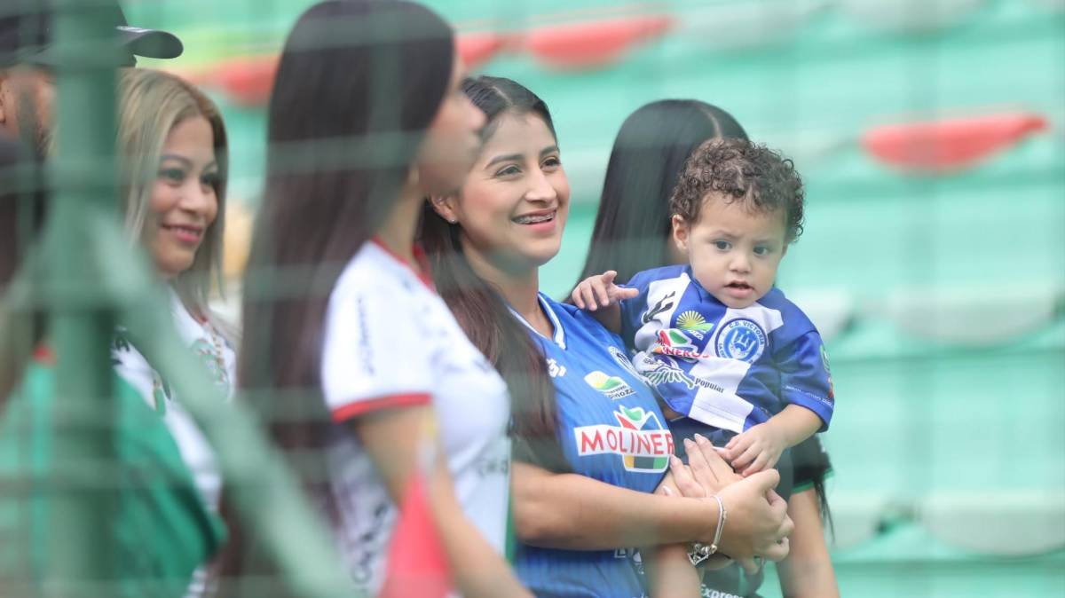 ¡El frío no fue obstáculo! Las bellezas destacan en el Marathón vs Victoria y los aficionados acompañan al Monstruo Verde