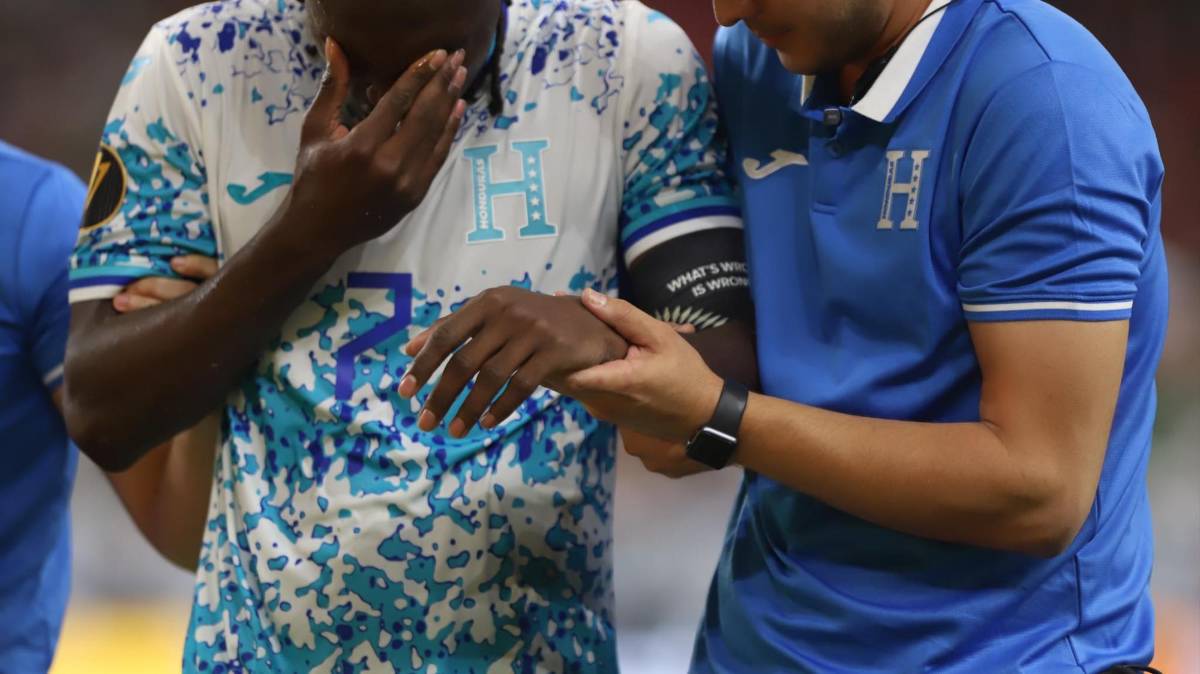 Trifulca en el Honduras - Qatar, futbolista salió expulsado tras el fin del juego y lágrimas de Alberth Elis por su lesión