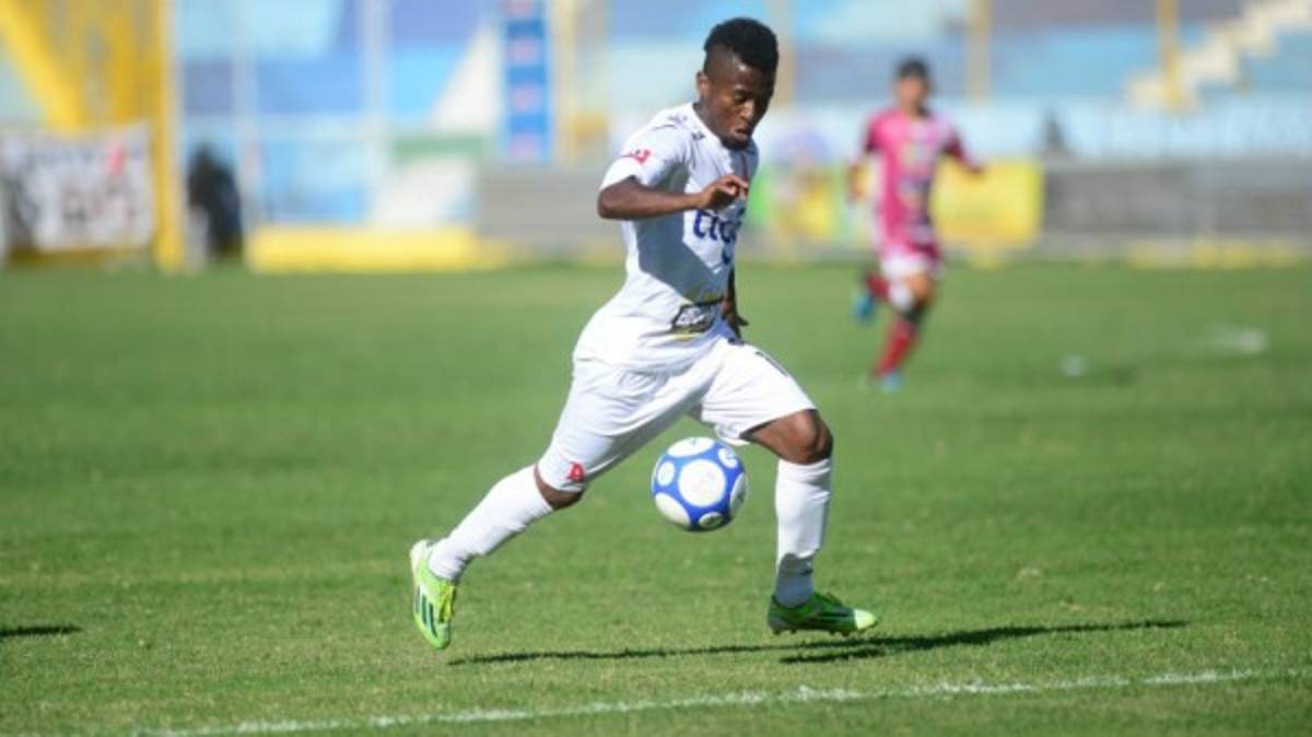 BOMBAZOS: Se cae fichaje anunciado por Olimpia; Motagua va por un colombiano