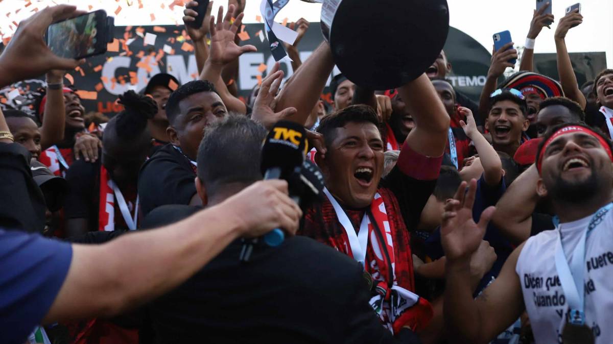 ¡Celebración y lágrimas! CD Choloma festeja por todo lo alto volver a la primera división de Honduras