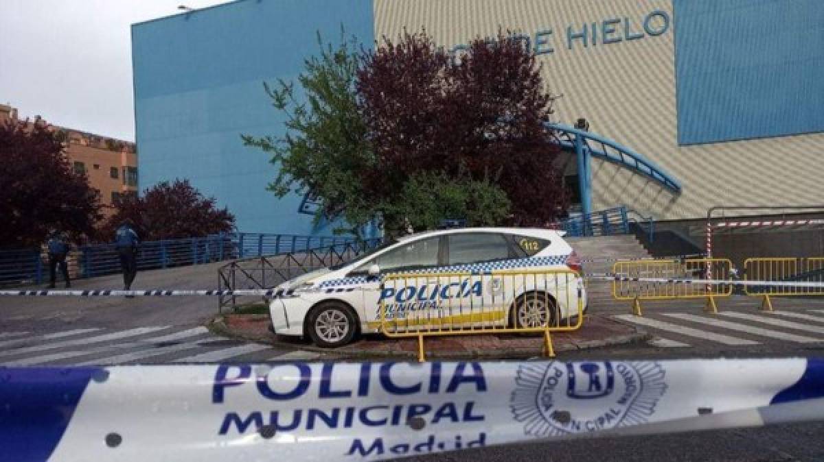 Convierten centro comercial de Madrid en morgue; colapsan las funerarias por covid-19