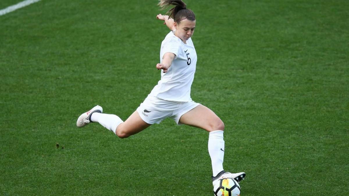 Hito en el fútbol: Meikayla Moore, la jugadora que hizo un hat-trick ante Estados Unidos, pero en su propia meta