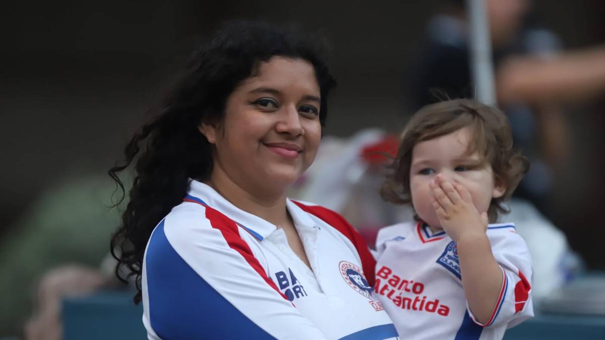 Olimpia presenta caras nuevas, el look llamativo en Real España y el gran ambiente previo al clásico en el Morazán