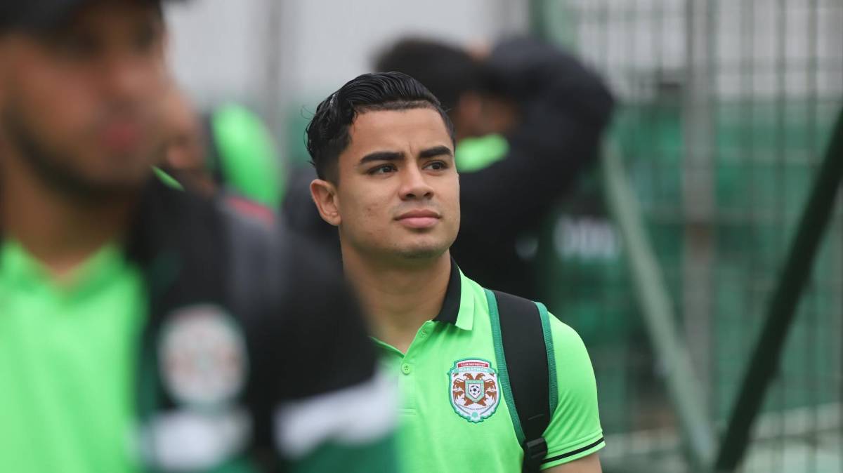 ¡El frío no fue obstáculo! Las bellezas destacan en el Marathón vs Victoria y los aficionados acompañan al Monstruo Verde