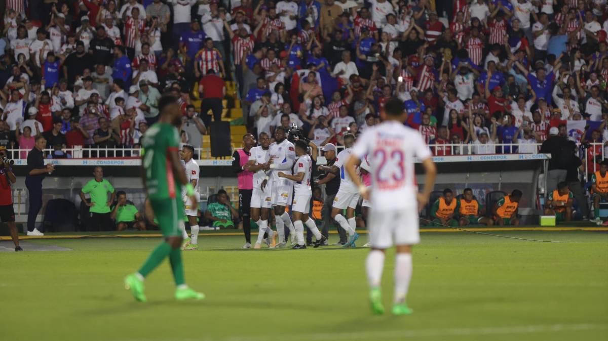Los locos que se colaron a ver la final en el Nacional, el tremendo llenazo de Olimpia y tristeza de Marathón; invitado especial