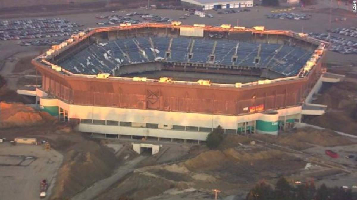 Estadios mundialistas que han sido demolidos y otros están abandonados; dos de Sudáfrica y uno en Brasil