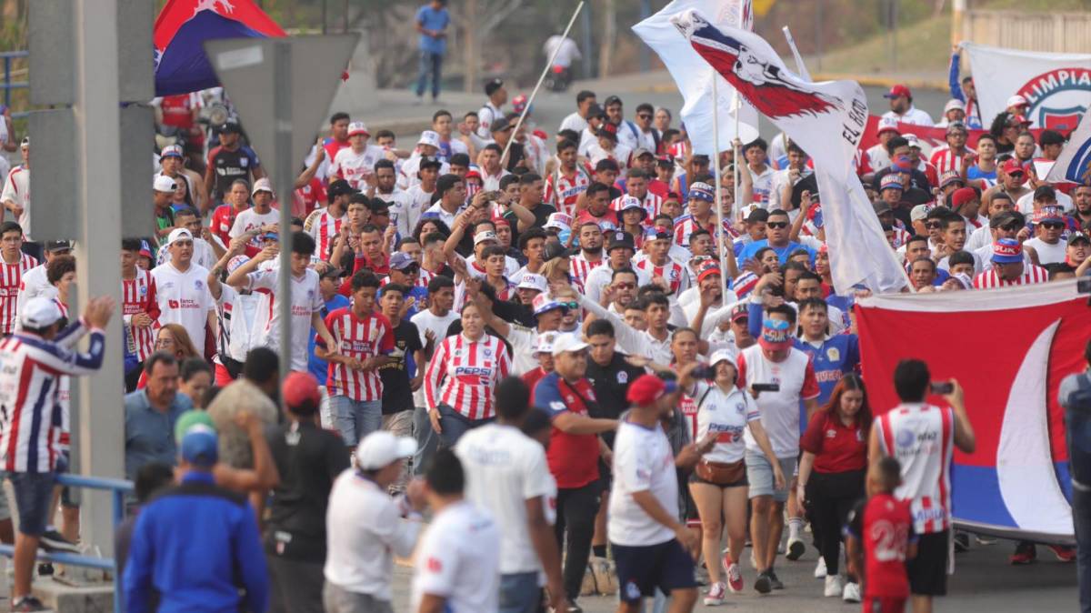 Hasta el Chelito se unió: La épica entrada del Olimpia al Nacional y la fiesta que montó la Ultra Fiel en el Chelato Uclés